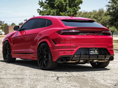 Used 2025 Lamborghini Urus SE AWD/4WD image 12