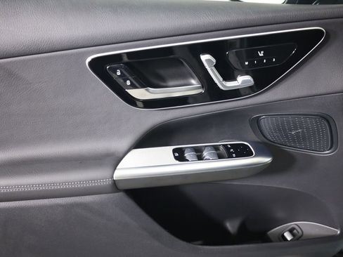 Used 2026 Mercedes-Benz GLC 300 4MATIC image 9