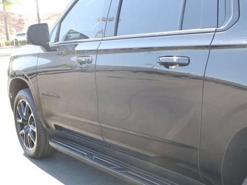 Used 2025 Chevrolet Suburban RST w/ Comfort Package RWD image 17