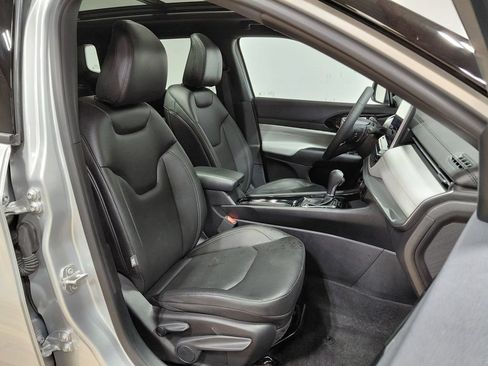 Used 2025 Jeep Compass Limited w/ Sun & Sound Group AWD/4WD image 29