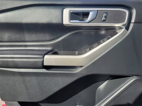 Certified 2021 Ford Explorer XLT w/ Equipment Group 202A image 21