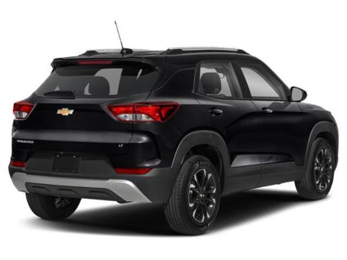 Used 2023 Chevrolet TrailBlazer LT w/ Convenience Package FWD image 3