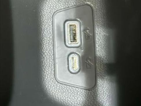 Used 2023 Buick Envision Preferred image 12