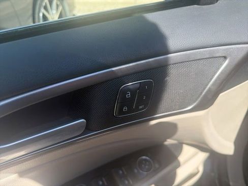 Used 2017 Ford Fusion SE w/ Fusion SE Technology Package AWD/4WD image 13