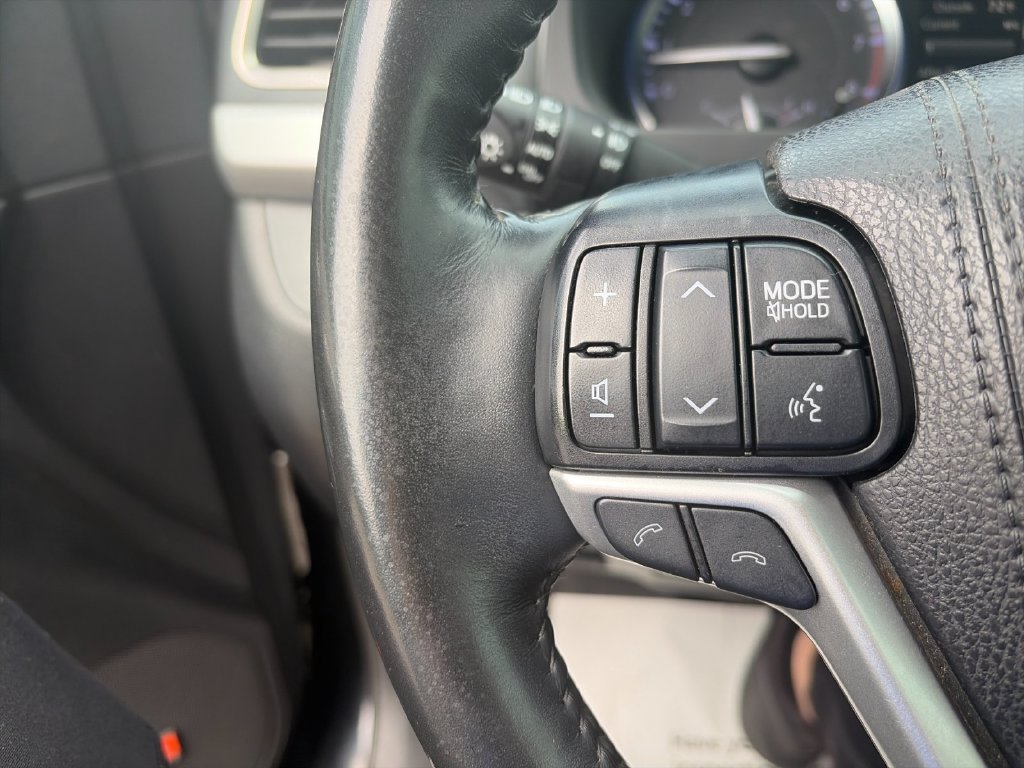 Used 2019 Toyota Highlander Limited Platinum AWD/4WD image 29