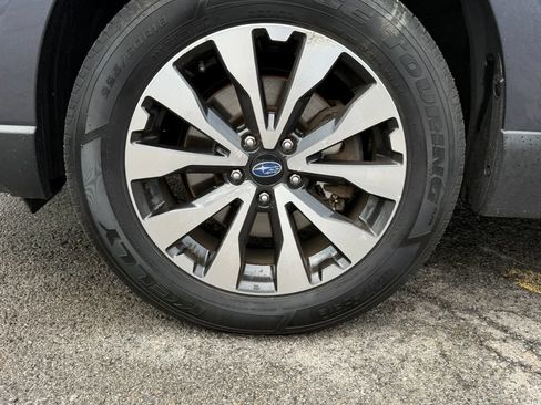 Used 2017 Subaru Outback 2.5i Limited AWD/4WD image 32