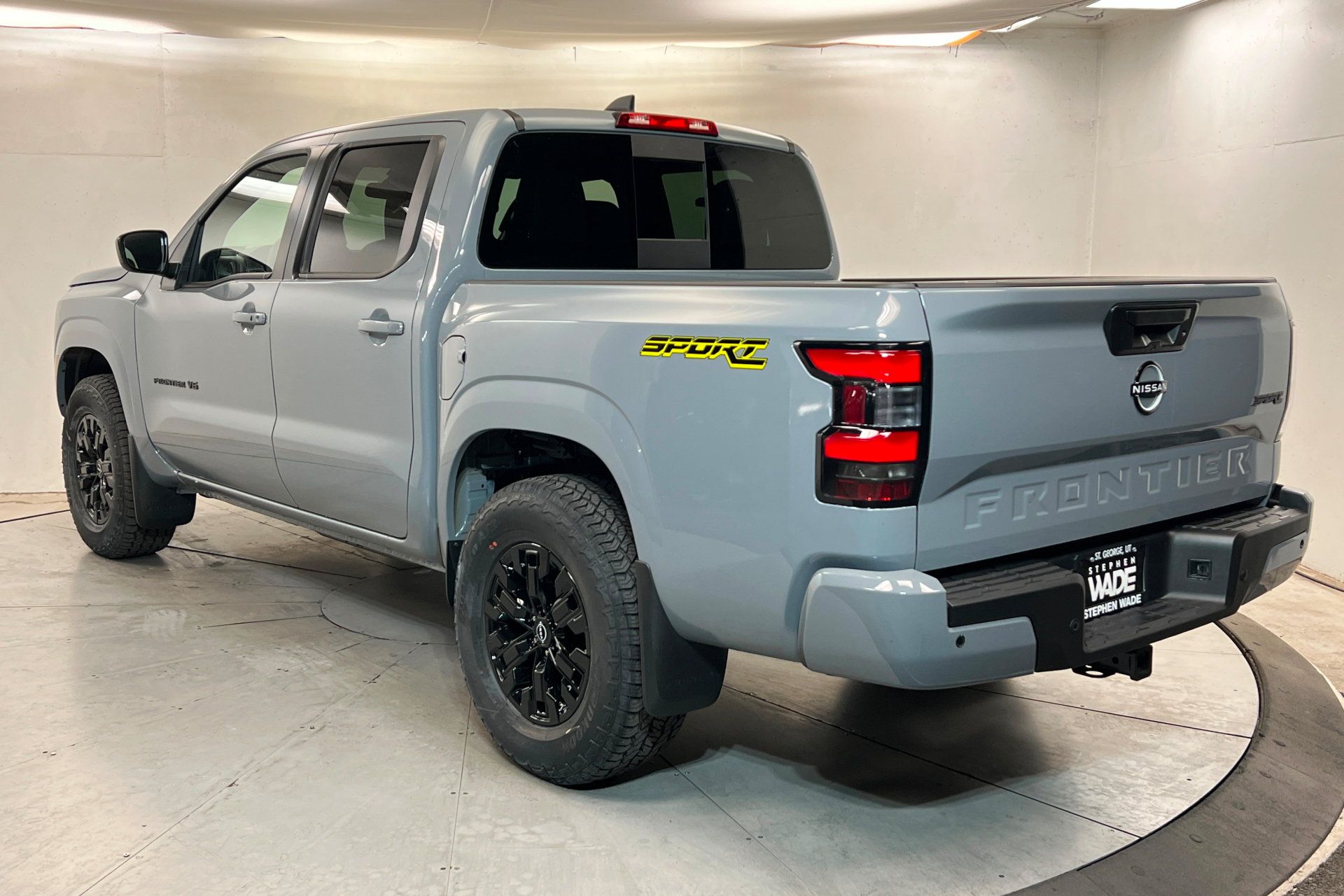 New 2027 Nissan Frontier SV w/ SV Convenience Package AWD/4WD image 3
