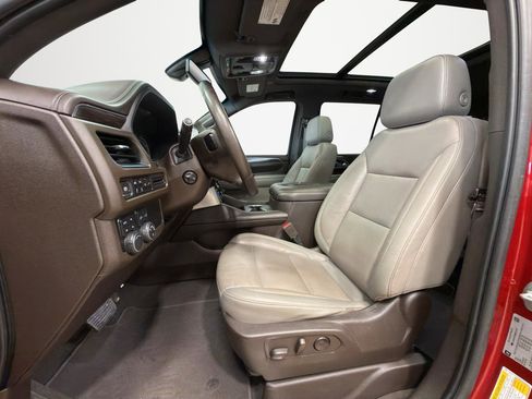 Used 2021 Chevrolet Tahoe Z71 w/ Luxury Package AWD/4WD image 12