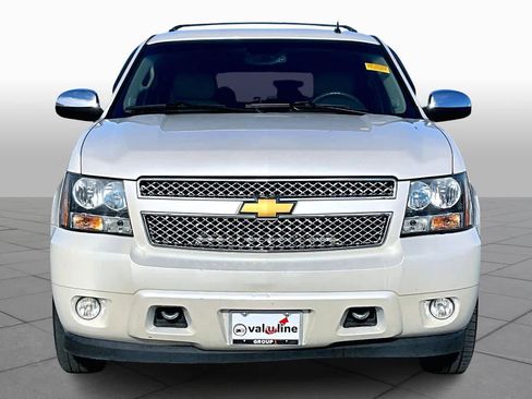 Used 2014 Chevrolet Suburban LTZ image 3