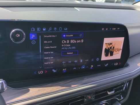 Certified 2025 Chevrolet Suburban Z71 AWD/4WD image 19
