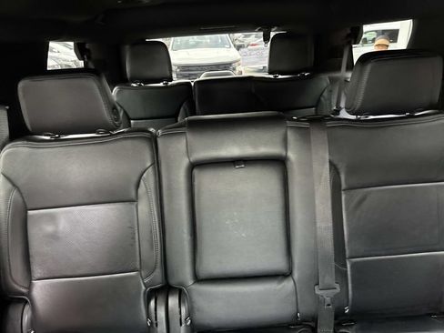 Used 2024 Chevrolet Tahoe LS RWD image 10