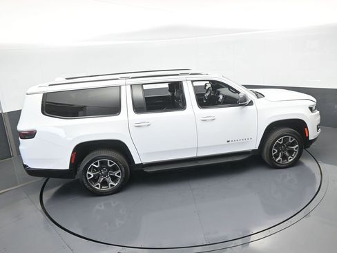 Used 2023 Jeep Wagoneer L Series III w/ Preferred Equipment Group image 57