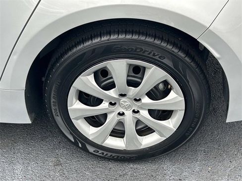Used 2024 Toyota Corolla LE image 12