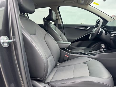 Used 2025 Kia Niro EX Touring FWD image 20