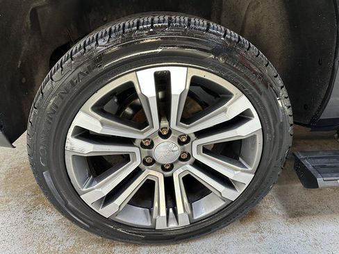 Used 2019 GMC Yukon Denali w/ Denali Ultimate Package AWD/4WD image 26