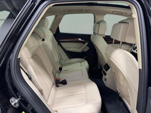 Used 2023 Audi Q5 Premium w/ Convenience Package AWD/4WD image 27