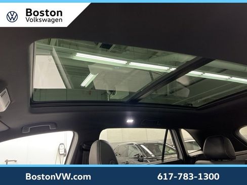 Used 2025 Volkswagen Atlas Cross Sport SEL R-Line image 25