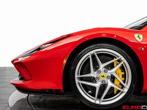 Used 2022 Ferrari F8 Tributo image 17