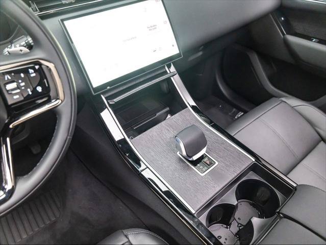 New 2026 Land Rover Range Rover Velar S AWD/4WD image 23