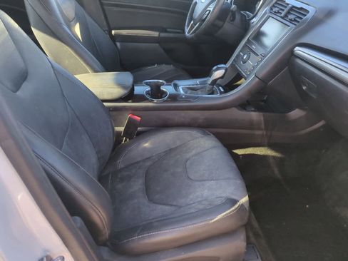 Used 2016 Ford Fusion Titanium image 23