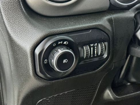 Used 2022 Jeep Wrangler Unlimited Sport AWD/4WD image 11