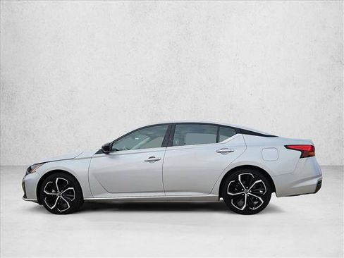 Used 2024 Nissan Altima 2.5 SR image 9