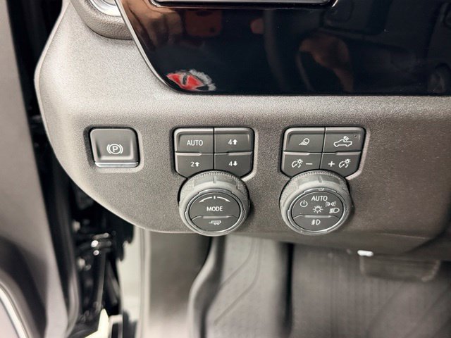 Certified 2026 Chevrolet Silverado 1500 High Country w/ High Country Premium Package AWD/4WD image 19
