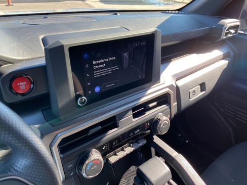 Used 2025 Toyota 4Runner SR5 image 18