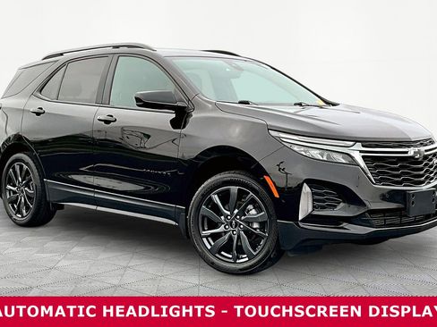 Used 2023 Chevrolet Equinox RS image 2