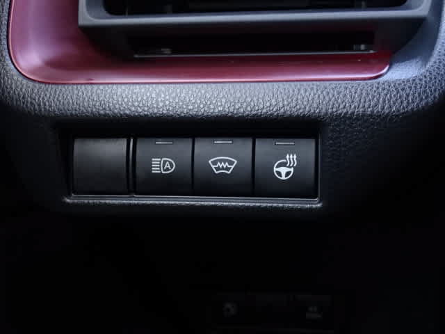 Certified 2025 Toyota Prius Plug-In Hybrid FWD image 39
