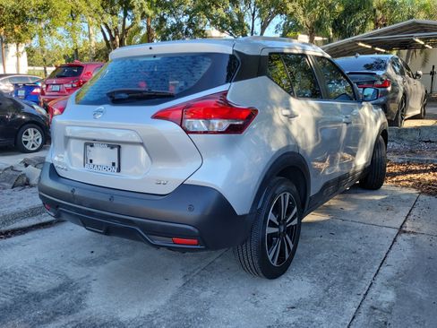 Used 2020 Nissan Kicks SV FWD image 8