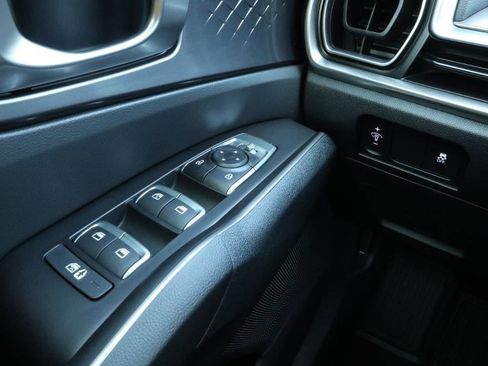 New 2025 Kia Sorento LX FWD image 12