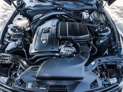 Used 2012 BMW Z4 sDrive35is image 22