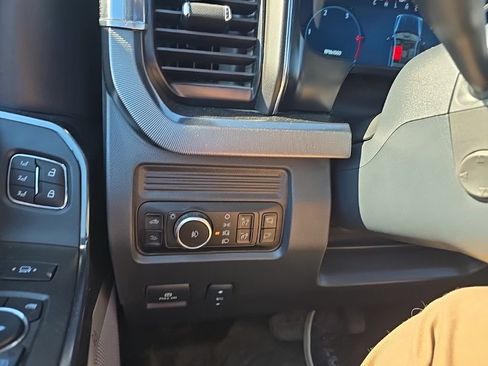 Used 2026 Ford F350 Platinum AWD/4WD image 24