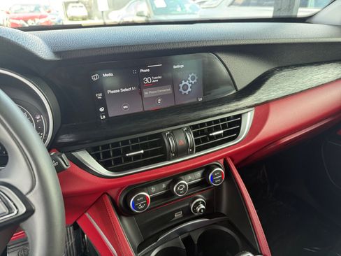Used 2020 Alfa Romeo Stelvio w/ Nero Edizione RWD image 16