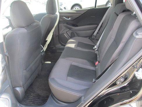 Used 2022 Subaru Outback Premium image 11