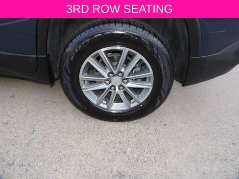 Used 2023 Chevrolet Traverse LT image 16