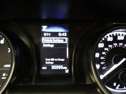 Used 2023 Toyota Camry SE FWD image 27