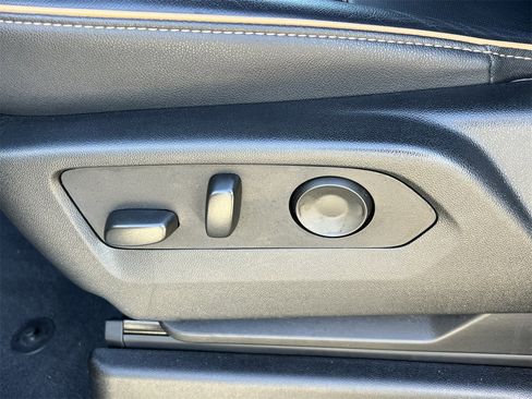 Used 2024 GMC Yukon AT4 w/ AT4 Premium Plus Package image 21