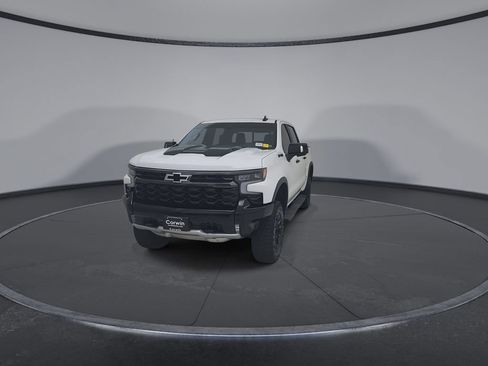 Used 2025 Chevrolet Silverado 1500 ZR2 w/ Technology Package AWD/4WD image 5