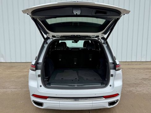 Used 2023 Jeep Grand Cherokee Overland w/ Luxury Tech Group IV image 15