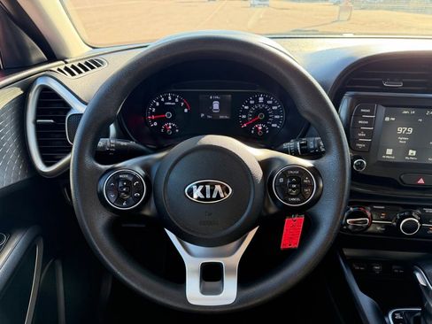 Used 2020 Kia Soul LX image 28
