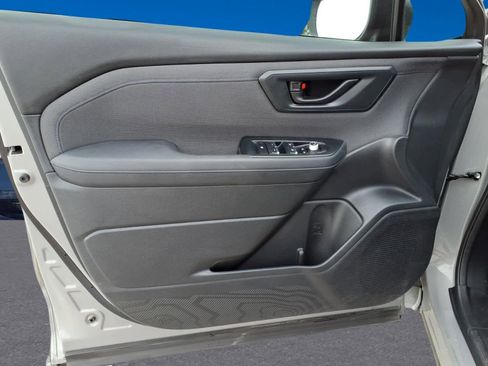 Used 2025 Subaru Forester Premium AWD/4WD image 11