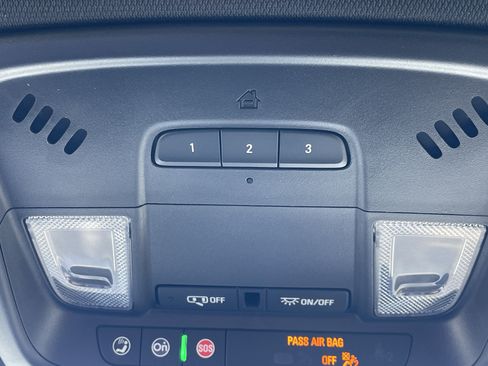 Used 2023 Chevrolet Traverse LT w/ Rear Camera Mirror Package AWD/4WD image 42