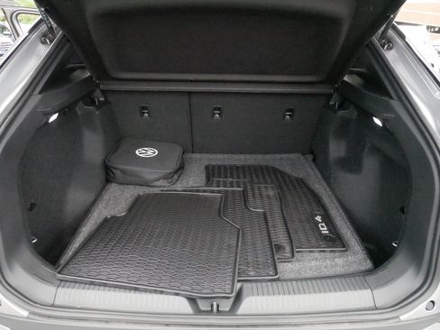 Certified 2025 Volkswagen ID.4 Pro AWD/4WD image 18