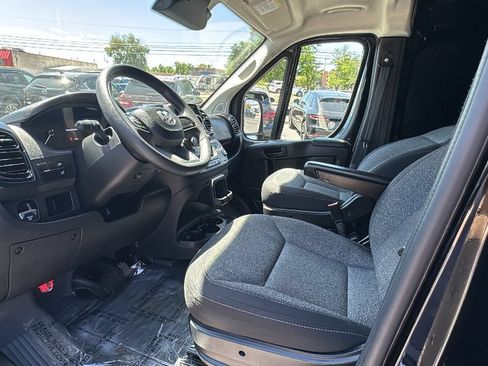 Used 2025 RAM ProMaster 2500 FWD image 10