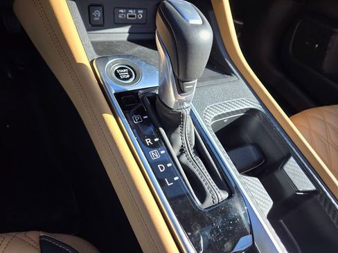 Used 2025 Nissan Sentra SV w/ SV Premium Package image 17