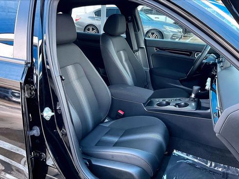 Used 2025 Honda Civic Sport image 9