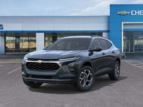 New 2026 Chevrolet Trax LT image 7