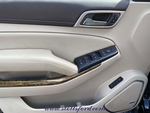 Used 2017 GMC Yukon XL Denali w/ Open Road Package AWD/4WD image 18